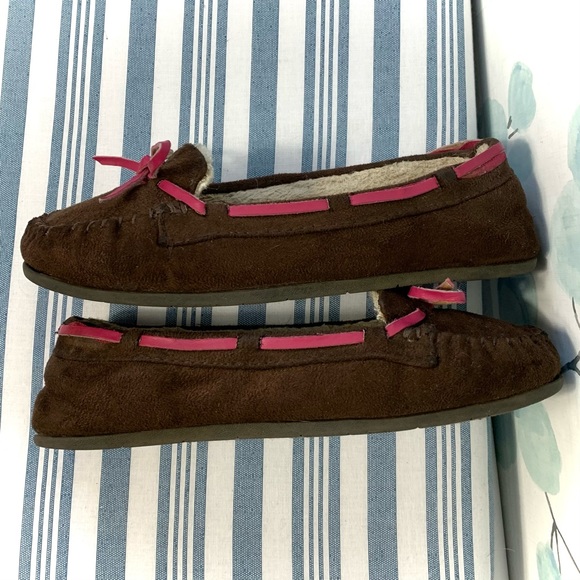 Airwalk Kids Classic Brown Suede Sherpa Fur Moccasin Slippers Shoes Pink Bow - Picture 8 of 10